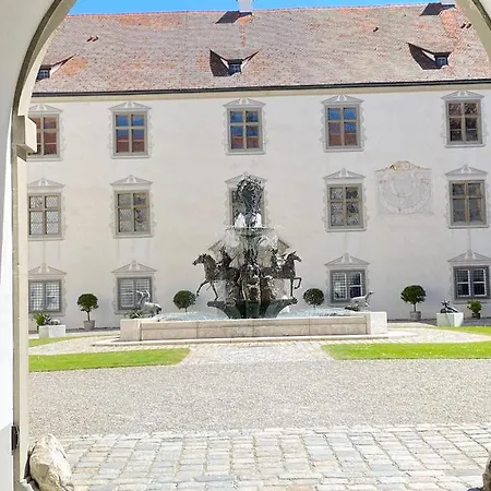 Unterm Schloss *